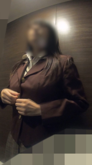 Karte.31 おっぱいが肥大化してしまったお嬢様JKの着替え盗撮 #これがこう