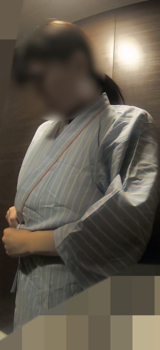 Karte.31 おっぱいが肥大化してしまったお嬢様JKの着替え盗撮 #これがこう