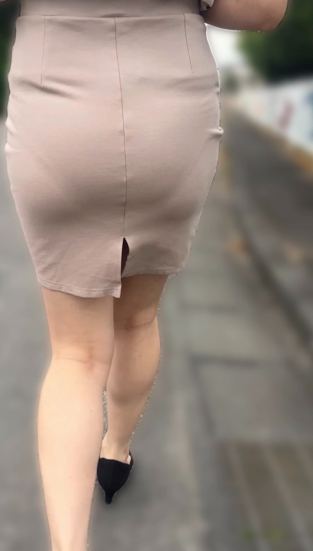 【プリケツおっかけ】部屋着から街歩きOLホットパンツにタイトスカート